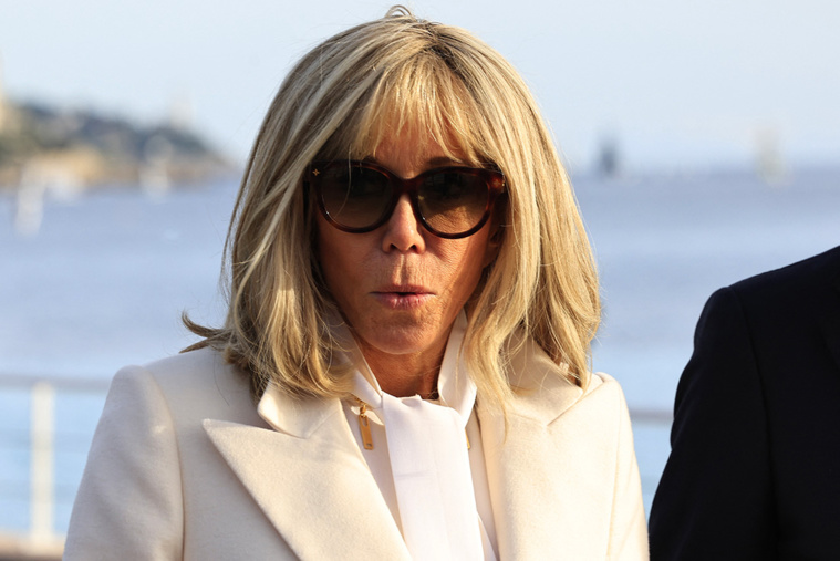 Brigitte Macron se prononce "pour le port de l'uniforme à l'école", dans un entretien publié mercredi par Le Parisien. Crédit Valery HACHE / AFP