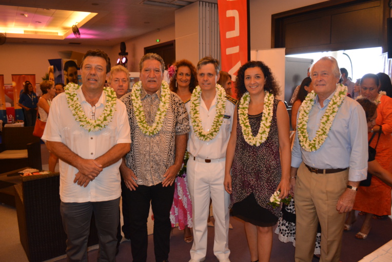 Christophe Plee (CGPME Polynésie), Jean-Christophe Bouissou, ministre de la Relance économique, Lionel Beffre, le haut-commissaire, Cherifa Linossier (CGPME Nouvelle Calédonie), Jean-François Roubaud (Président de la CGPME France)