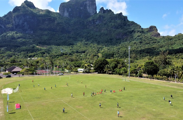 Bora Bora accueillait la semaine dernière les Jeux des Îles Sous-le-Vent auxquels ont participé 200 élèves. ©Laurent Jindra