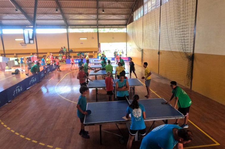 Épreuves de tennis de table dans le gymnase du stade. ©Laurent Jindra
