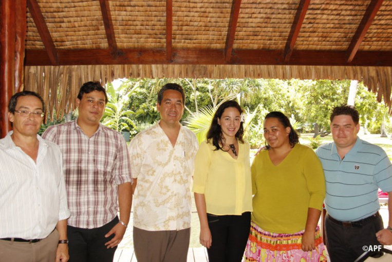 Cinq stagiaires "jeunes cadres polynésiens" accueillis à l'Assemblée