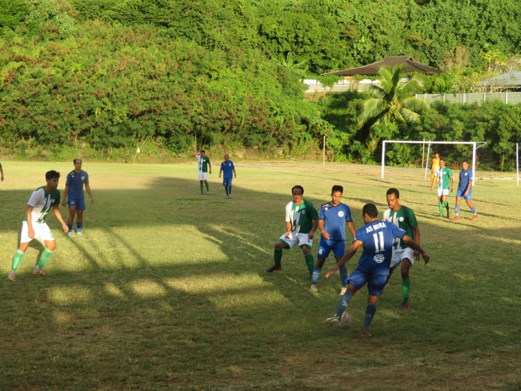 Devancés au championnat par Tiare Tahiti, les joueurs de Mira (en bleu) ont pris une belle revanche sur leurs homologues de Maharepa.