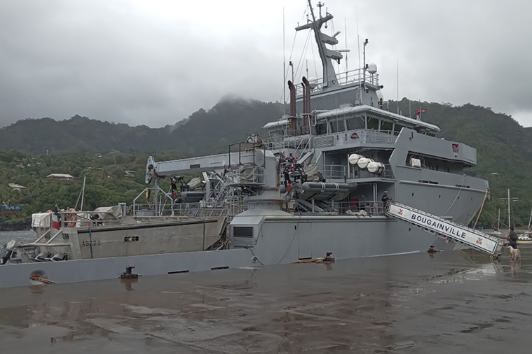 Le Bougainville en escale à Hiva Oa