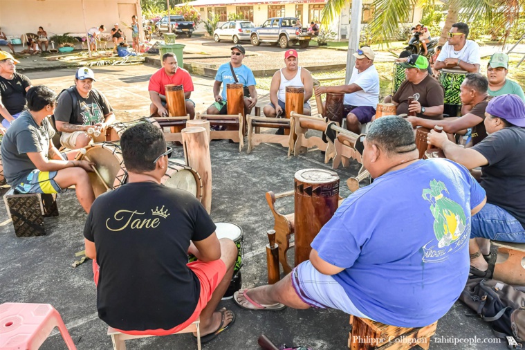 Tamarii Makemo explore le peuplement de son île