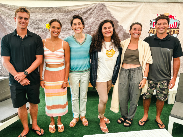 L'Etat et le pays à la rencontre des athlètes qui représenteront la France lors des épreuves de surf de Paris 2024.