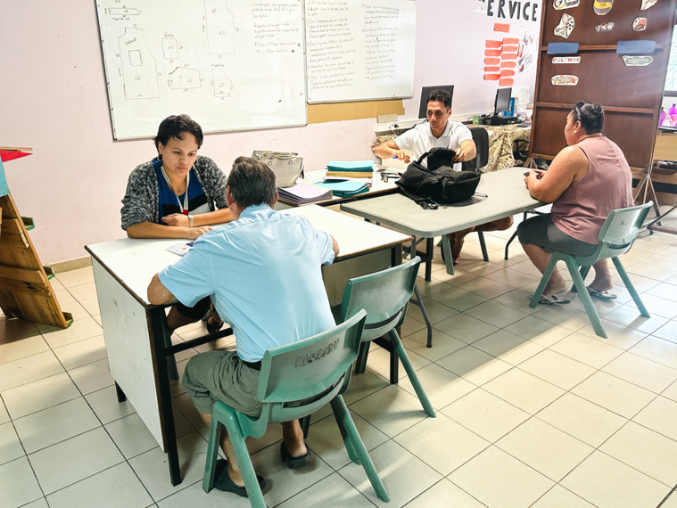 Le haut-commissariat a mis en place depuis 2022 une cellule itinérante pour aider les victimes des essais nucléaires français à constituer leur dossier d'indemnisation. Ce mardi, elle était installée dans le quartier de la Mission à Papeete.
