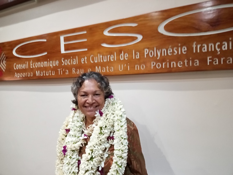 Femmes de lettres, longtemps chef de la traduction des services du Pays, ancienne enseignante en Histoire et en reo tahiti, issue de l'académie tahitienne, Voltina Dauphin a été élue présidente du CESEC pour les deux prochaines années. crédit photo Stéphanie Delorme