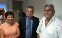 Heremoana Maamaatuaiahutapu avec la présidente du gouvernement de la Nouvelle-Calédonie, Cynthia Ligeard et le représentant de Wallis et Futuna, Sosefo Suve, président de la commission permanente de l’Assemblée territoriale de Wallis et Futuna.