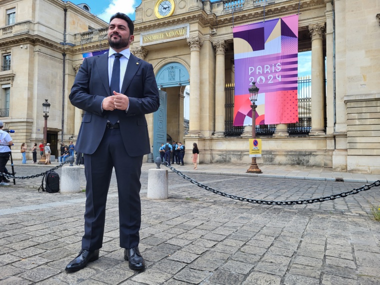 Les débuts à l’Assemblée nationale de Moerani Frébault en soutien à Emmanuel Macron