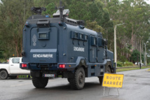 Nouvelle-Calédonie : vaste opération de déblayage et prolongation du couvre-feu