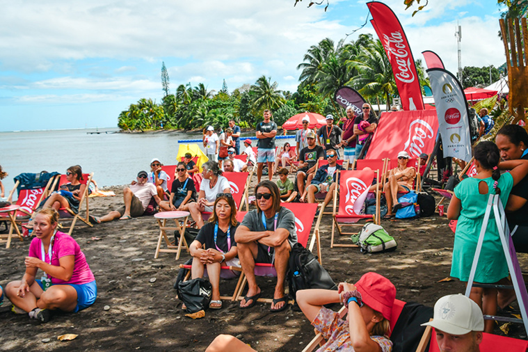 Les chanceux qui ont gagné leur ticket pour la fanzone du PK 0. © Wendy Cowan