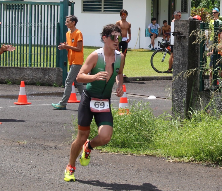 1) Noé Delbreil Guyot a réalisé un coup double en gagnant le triathlon de Marara Tri puis celui de Fei Pi, dimanche.