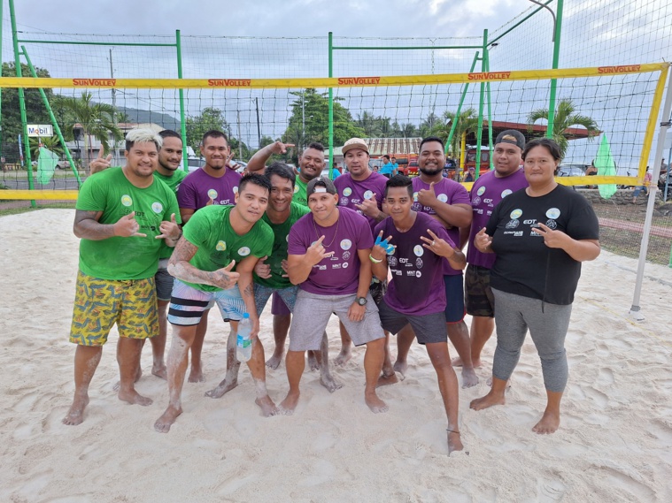 Rencontre de beach-volley entre les équipes de Potii et Vavi (Crédit : Anne-Charlotte Lehartel).