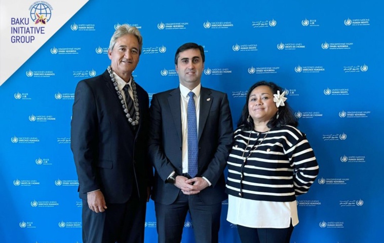 Richard Tuheiava et Marielle Kohumoetini, en compagnie de Abas Abbasov, le leader du GIB, avant la prise de parole lors de la 142e session du Comité des droits de l’Homme de l’ONU (CDH) qui se déroule actuellement au bureau de l’ONU à Genève.