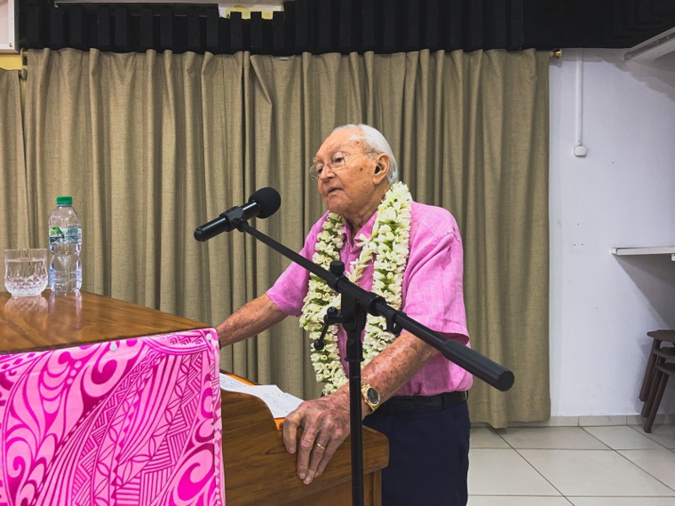 Flosse, toujours aussi friand de ses souvenirs glorieux, a une nouvelle fois rappelé à l’assistance ses congrès d’antan où il rassemblait, selon lui, "jusqu’à 7000 personnes". Crédit photo : Thibault Segalard.