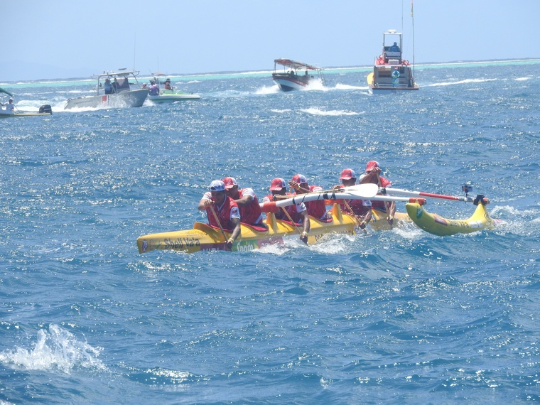 Shell Va’a bat le temps record de la deuxième étape.