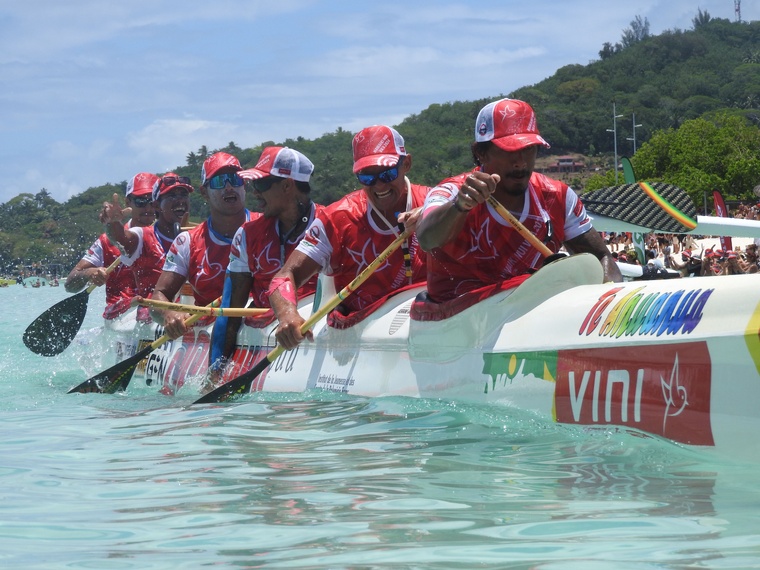 Air Tahiti Va’a, vainqueur de la 3e étape.