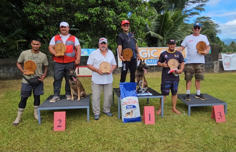 Les lauréats de ring 1, ring 2 et ring 3 (Crédit : FB/Club sportif canin de Teva i Uta).