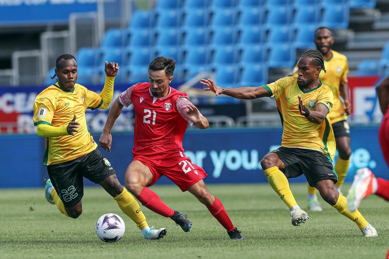 Mateo Degrumelle et les Tahitiens ont maîtrisé parfaitement le ballon.