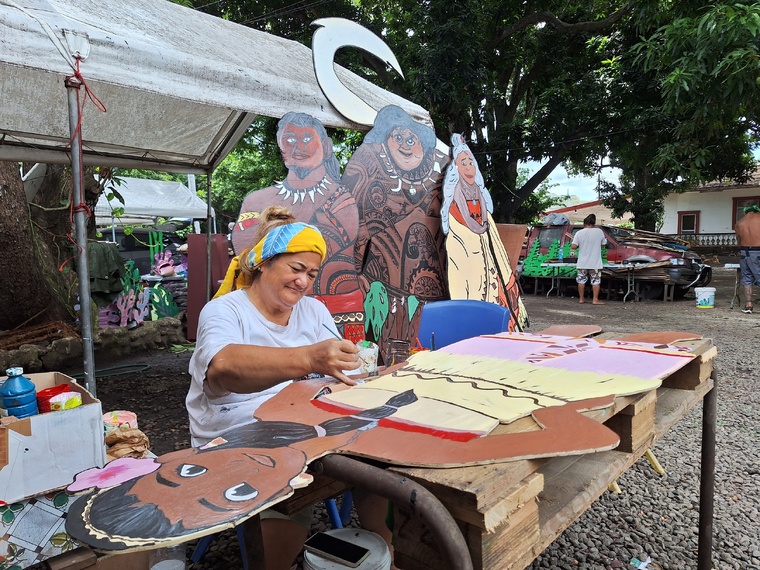 Poema Taiarui s’est découvert un talent pour la peinture (Crédit : Anne-Charlotte Lehartel).