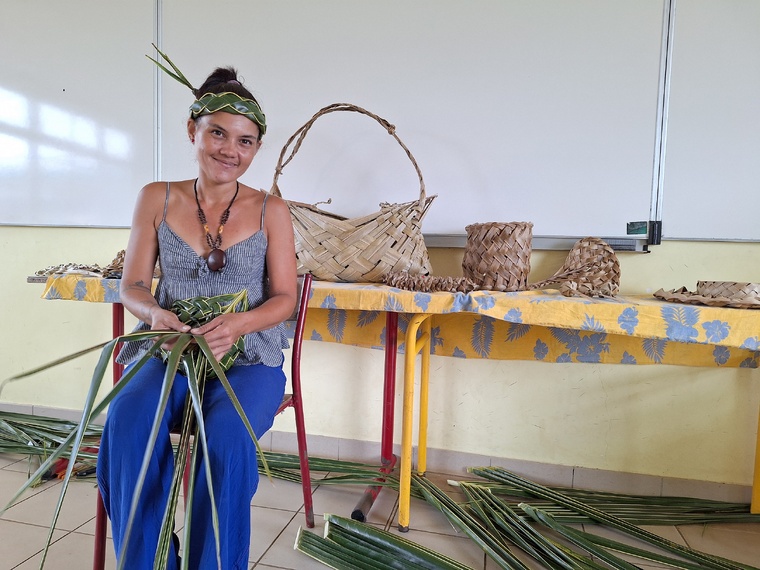 Phanie Teipoarii prône le retour au nī’au sous différentes formes.