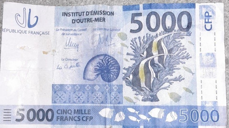 ​Circulation de faux billets de 5 000 francs