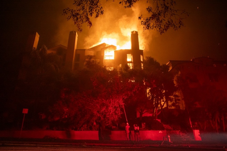 A Los Angeles, les principaux incendies toujours indomptés