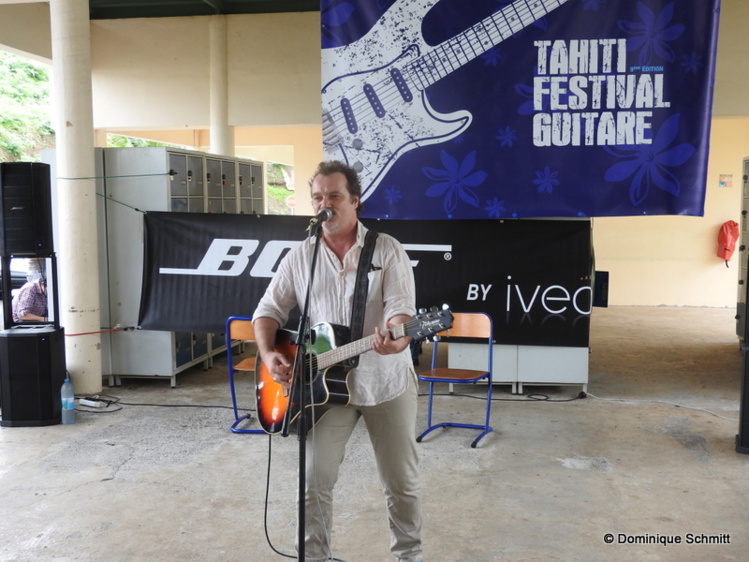 Tahiti Festival Guitare : les artistes offrent un avant-goût de la fête au lycée hôtelier de Punaauia