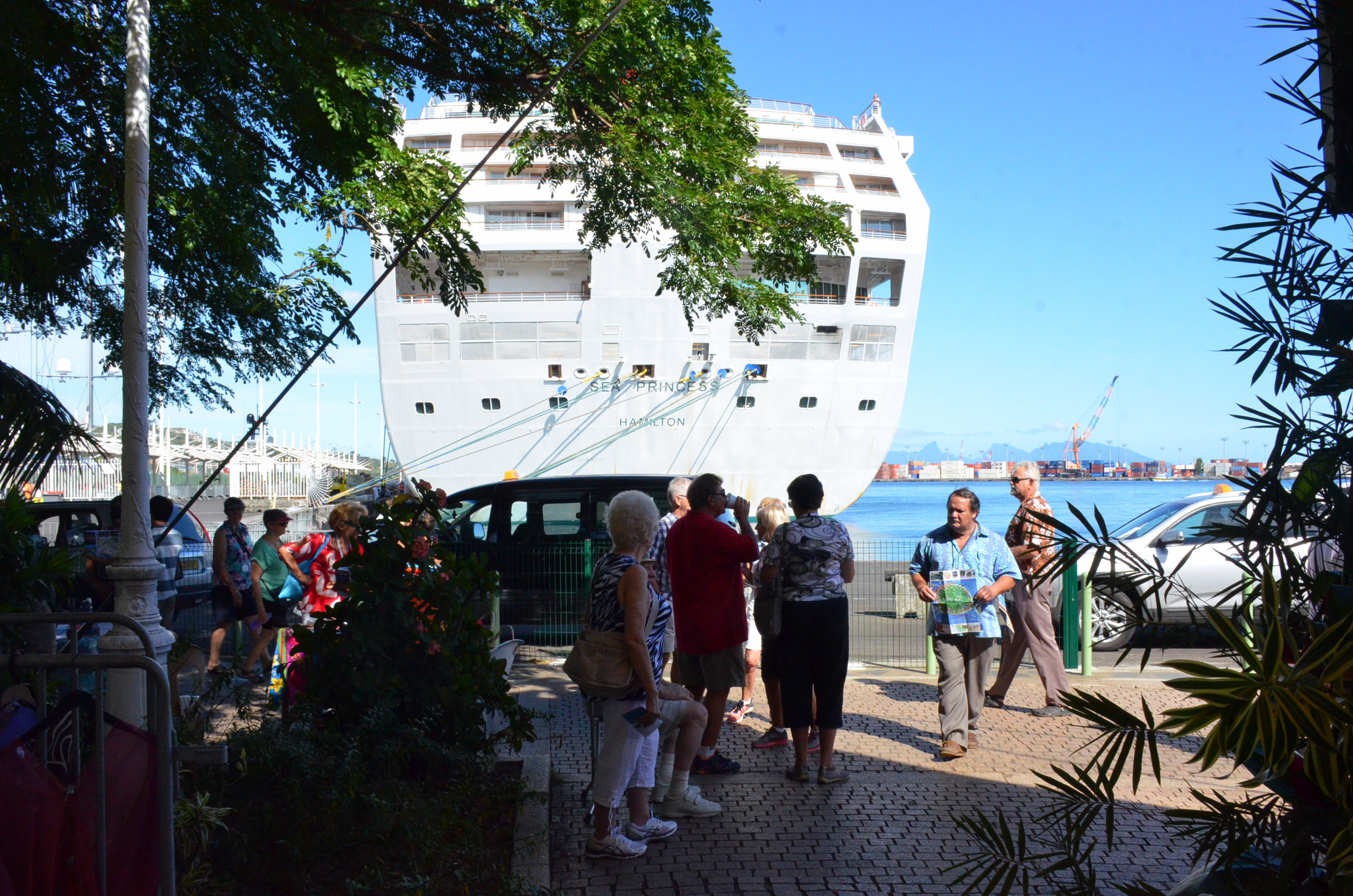 Quand les croisiéristes découvrent Tahiti