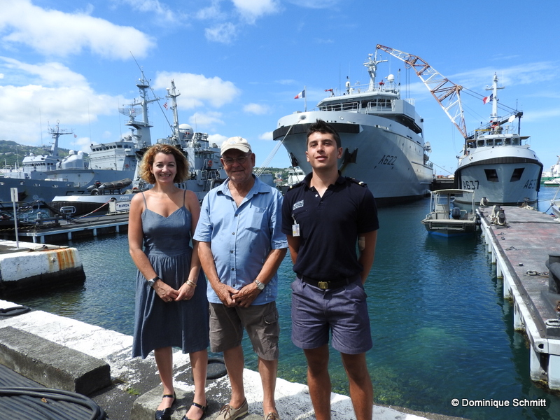 Depuis quinze ans, aucun peintre officiel de la Marine n'était venu en Polynésie. Samedi, Marie Détrée et Guy L'Hostis (à gauche de la photo, en compagnie de Michaël Sander, chargé de la communication) exposeront leurs œuvres au grand public et aux scolaires.