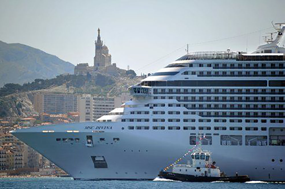 Un branchement électrique pour les ferries mis en service dans le port de Marseille