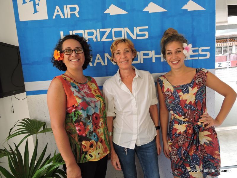 Marie-Hélène Oulé, directrice d'Horizons francophones, entourée de ses collaboratrices Clotilde Duchenne (à droite) chargée du développement et Toreia Leboucher (à gauche), en charge du marketing.