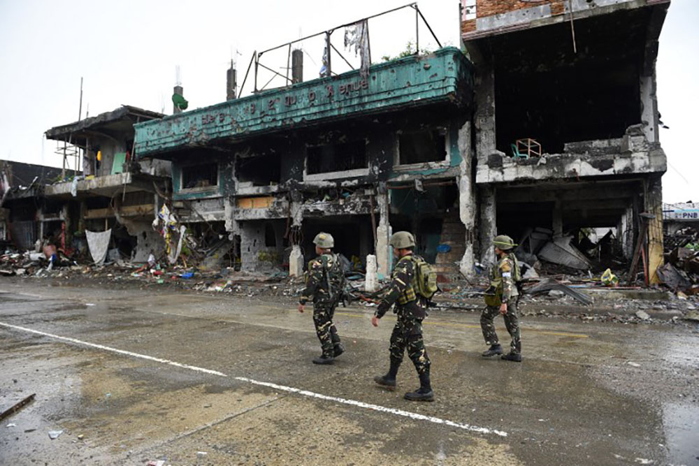 Philippines: Duterte dit que Marawi est "libérée" mais les combats continuent