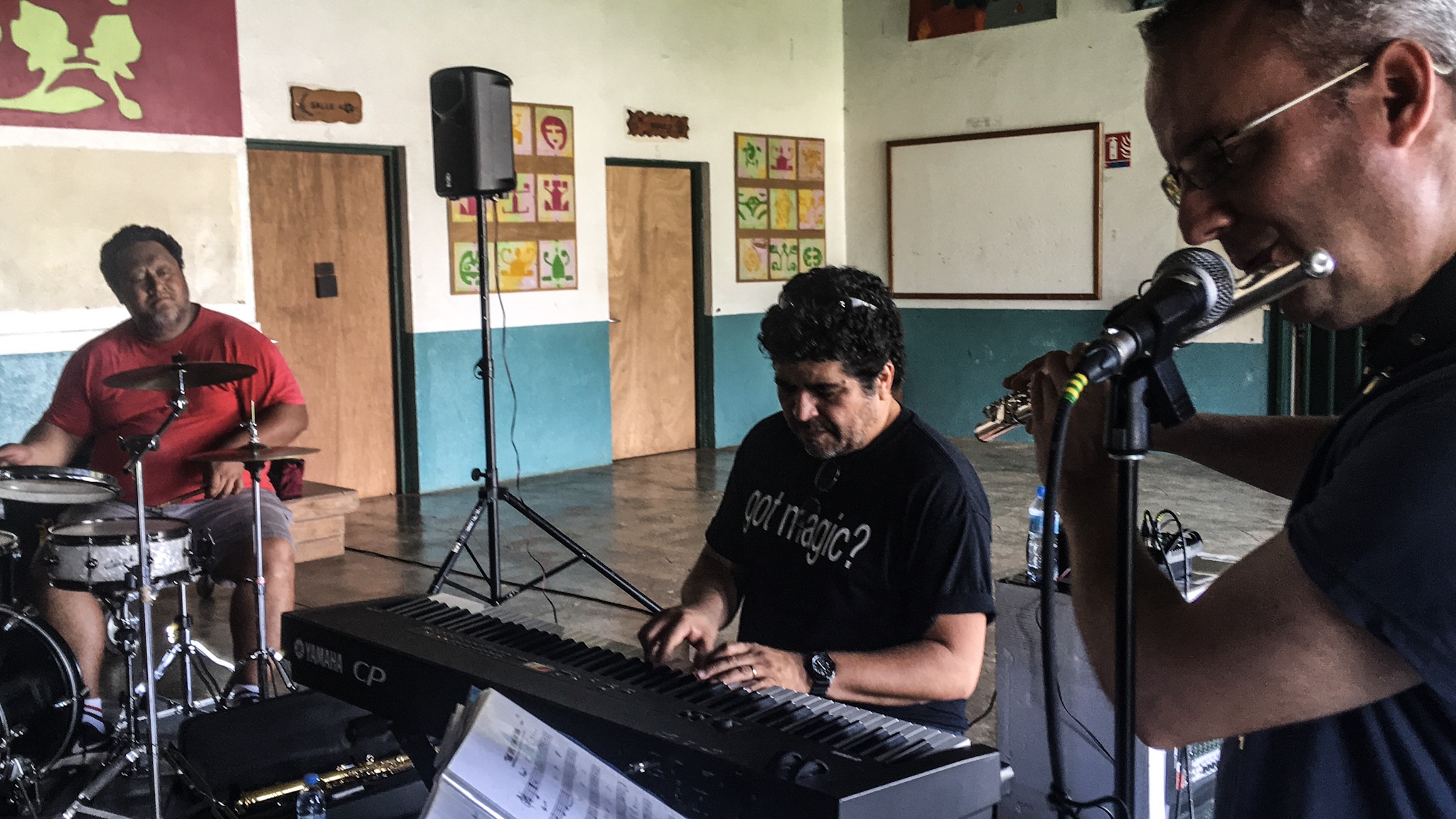 Jazz à Taravao avec Otmaro :  des étoiles dans les yeux de 300 collégiens