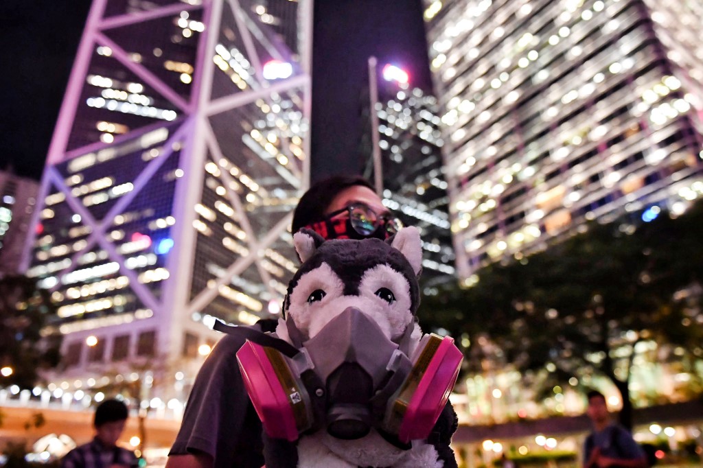 Hong Kong: coup de filet dans le camp pro-démocratie avant un week-end tendu