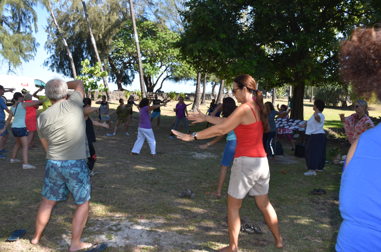 Initiation au taï-chi au Musée de Tahiti et des îles à Punaauia.