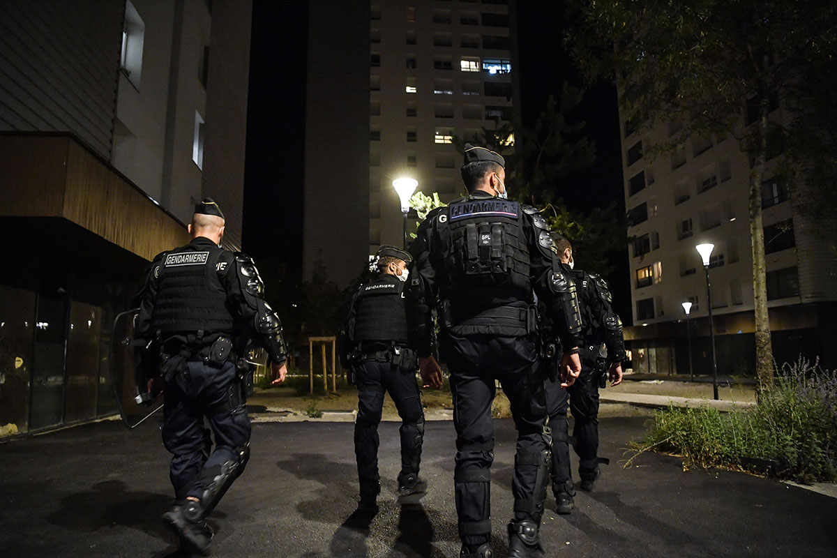 Images de trafiquants armés à Grenoble: les auteurs d'un clip de rap recherchés