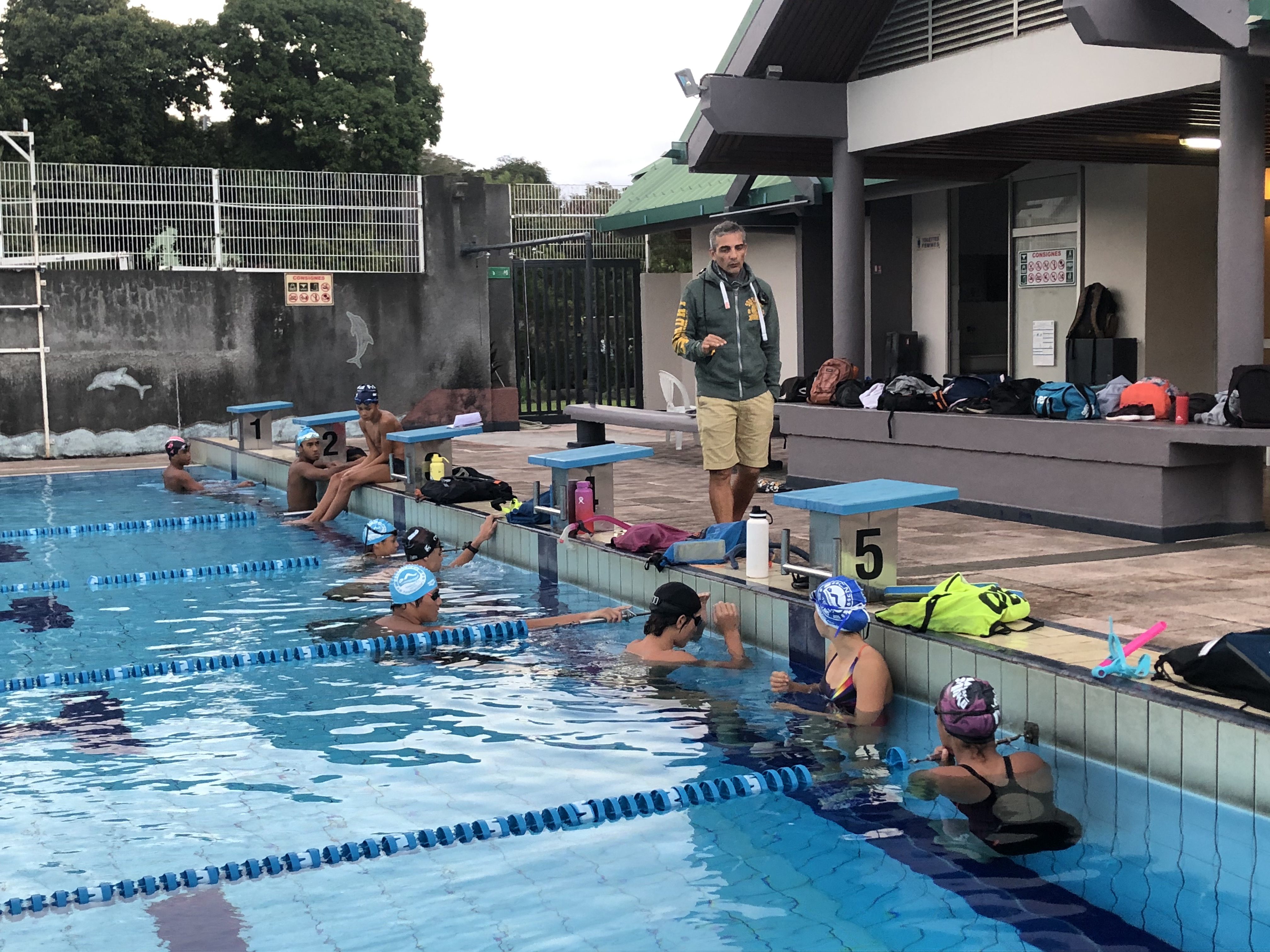 Le centre d'accession et de formation (CAF), ou centre d'entrainement fédéral, rassemble depuis un an et demi les meilleurs espoirs de la natation. Ils bénéficient grâce au CAF d'horaire de cours aménagés, ce qui leur permet ainsi de s'entrainer jusqu'à 20 heures par semaine.