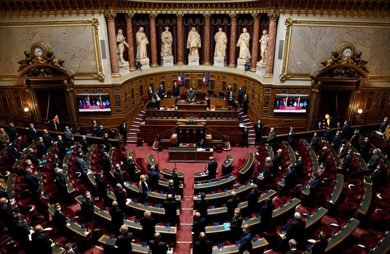 Le Sénat vote la création d'un nouveau crime sexuel sur mineurs de moins de 13 ans