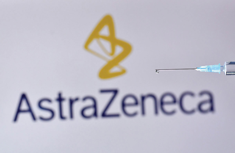 La France suspend l'utilisation du vaccin AstraZeneca jusqu'à un avis européen mercredi