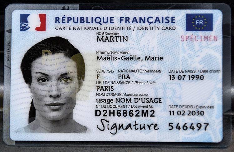 Une nouvelle carte d'identité "plus sécurisée" mise en service en août