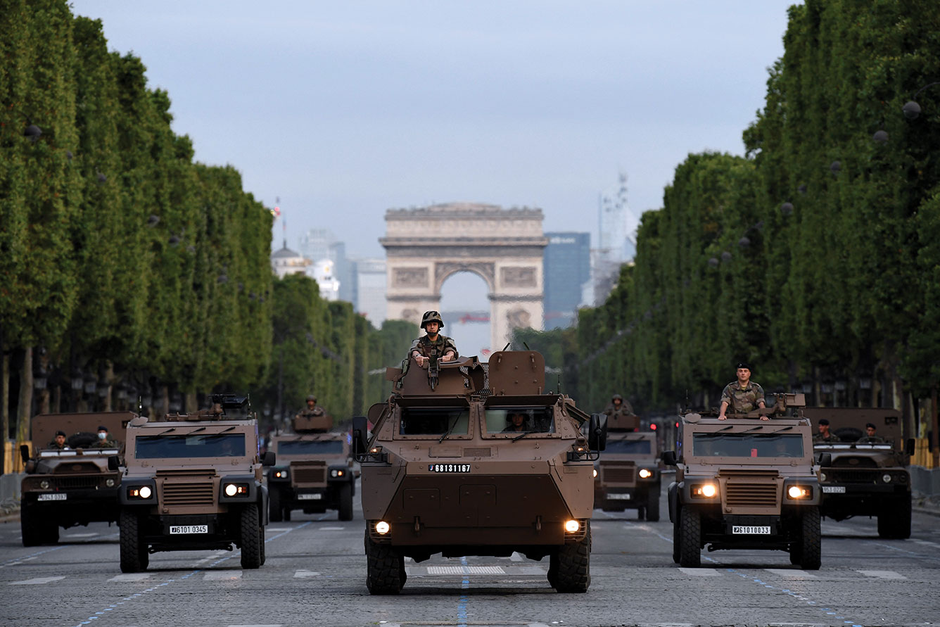 Défilé du 14 Juillet: pass sanitaire obligatoire et jauge réduite