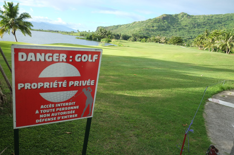 Des gendarmes agressés au golf de Tema'e