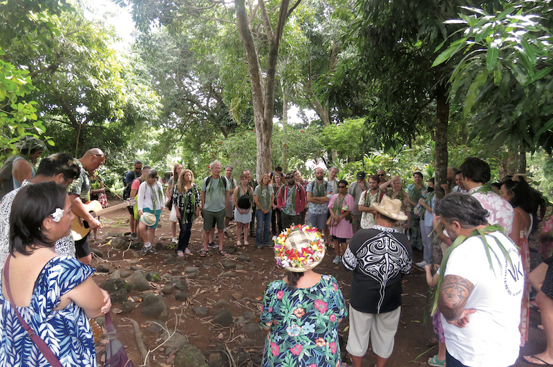 Des linguistes en immersion culturelle à Moorea