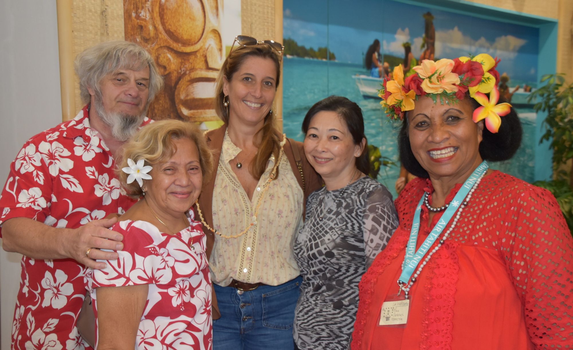 Virginie Bruant, ministre du Travail et des Solidarités accompagnée de responsables d'associations, de la déléguée de la Polynésie française, Caroline Tang et de la directrice de la CPS, Maeva Serre