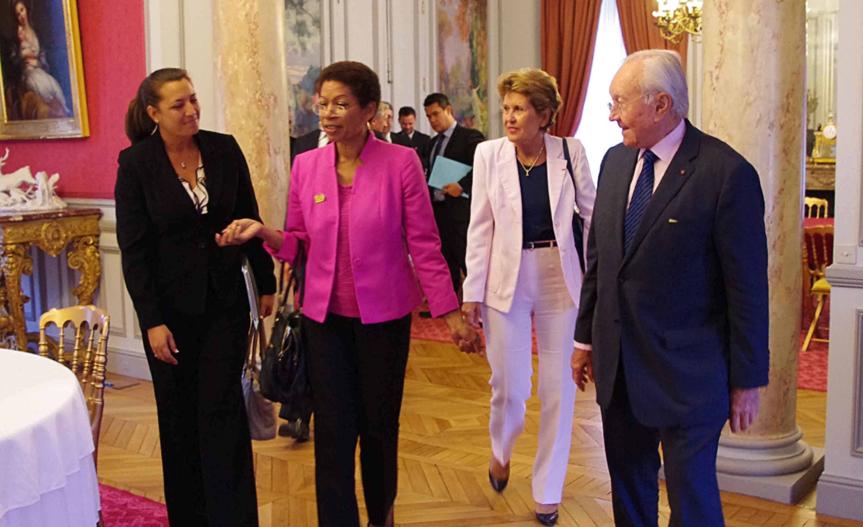 George Pau-Langevin a reçu le Président Flosse, au ministère des Outre-mer, à Paris rue Oudinot ce lundi