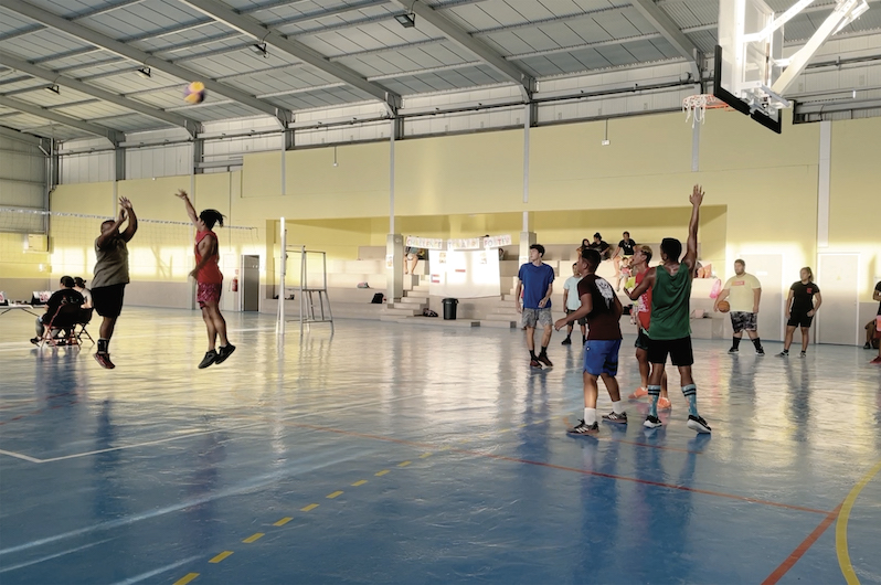 Les équipes en compétition de basketball.