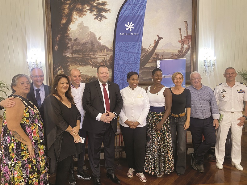 Les membres de la délégation du Trophy Table Art et leurs partenaires du fenua. Crédit photo : Thibault Segalard.