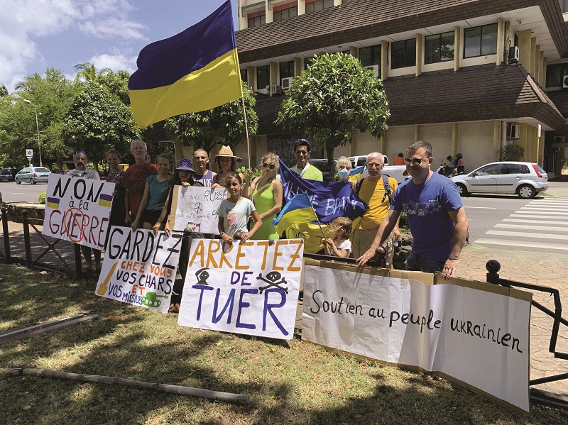 Manifestation pour l'Ukraine à Papeete en juin dernier. Crédit photo : Antoine Samoyeau.