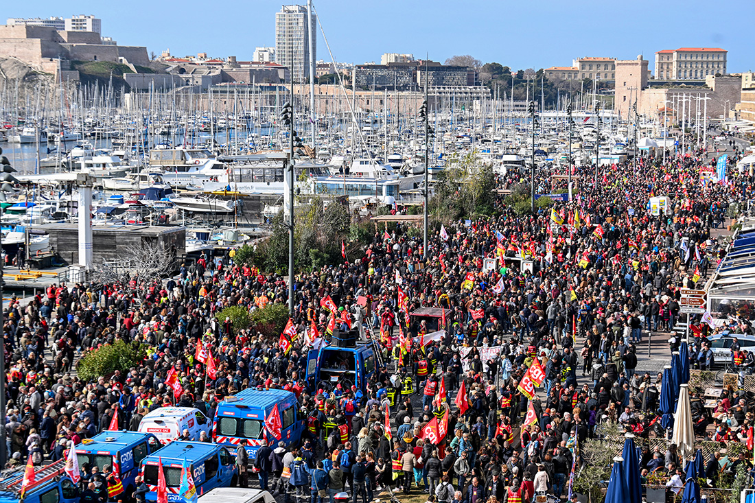 A Marseille, la CGT a fait état de 245.000 manifestants. Crédit NICOLAS TUCAT / AFP